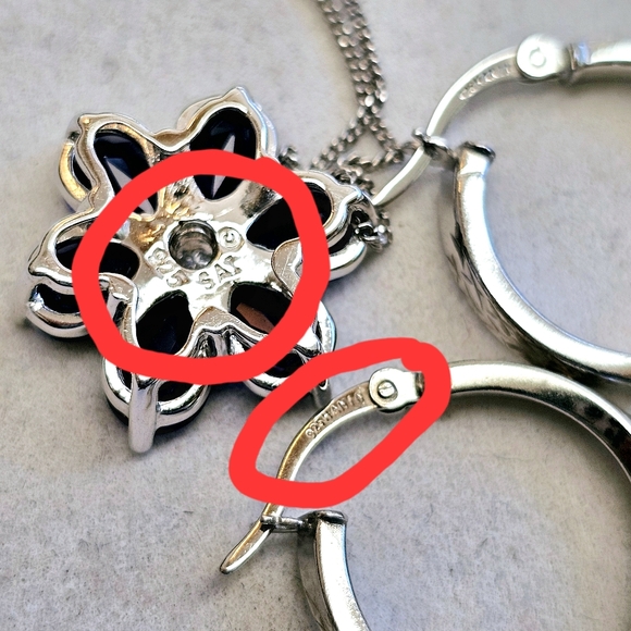 SET! Vera Wang 925 Flower Necklace & 925 Twisted Diamond-Cut Hoop Earrings SET! - Picture 11 of 16